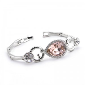 The Austrian crystal heart-shaped bracelet